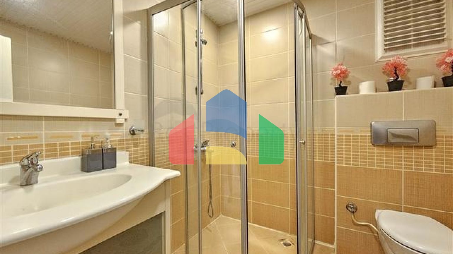 Просторная квартира 2+1 в районе Махмутлар на первой линии