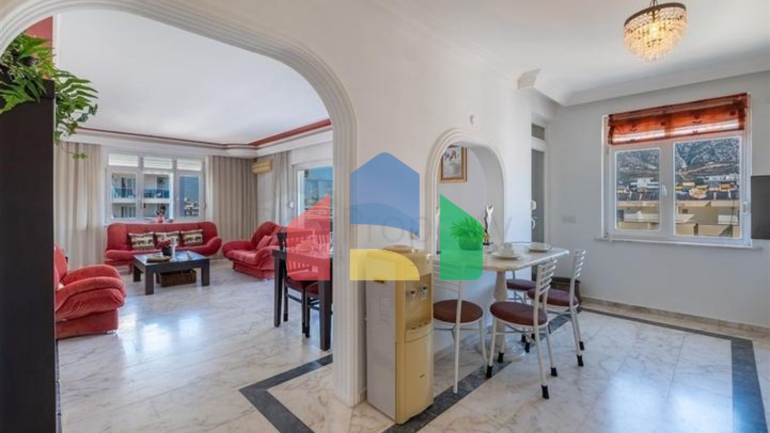 Двухкомнатная квартира с развитой инфраструктурой в районе Махмутлар