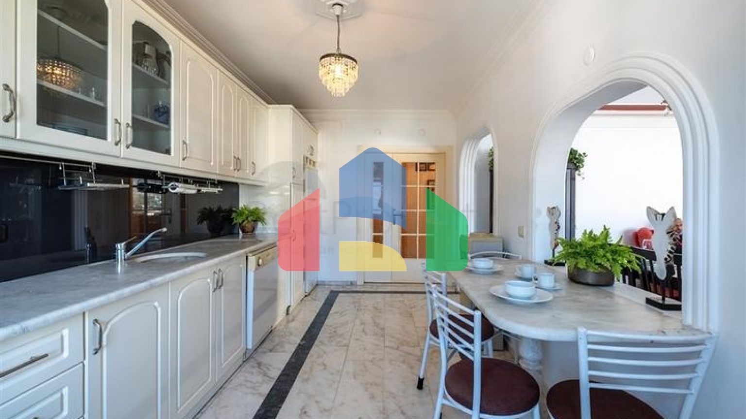 Двухкомнатная квартира с развитой инфраструктурой в районе Махмутлар