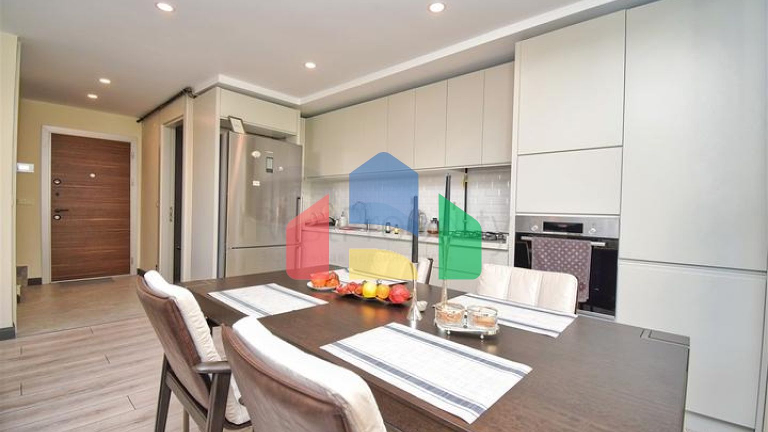 Квартира планування 2 + 1 в мікрорайоні Гюзельоба - Анталія