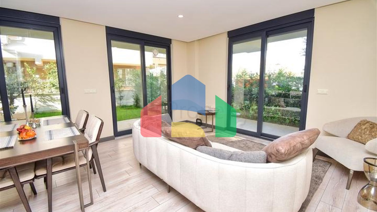 Квартира планування 2 + 1 в мікрорайоні Гюзельоба - Анталія