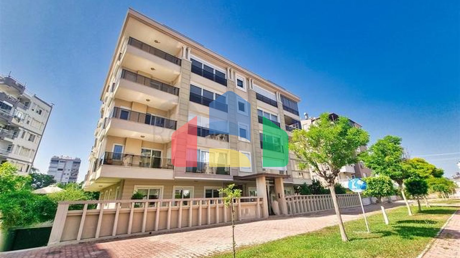 Квартири планування 3 + 1 і 4 + 1 в мікрорайоні Чаглаян - Анталія