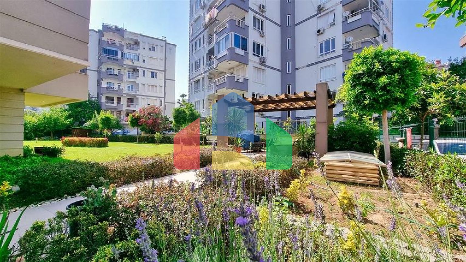 Квартири планування 3 + 1 і 4 + 1 в мікрорайоні Чаглаян - Анталія