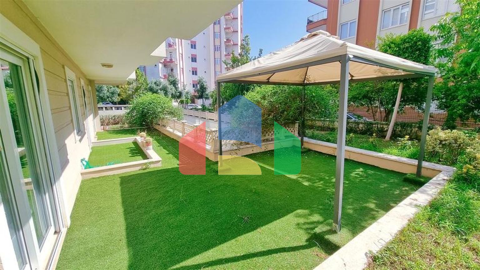 Квартири планування 3 + 1 і 4 + 1 в мікрорайоні Чаглаян - Анталія