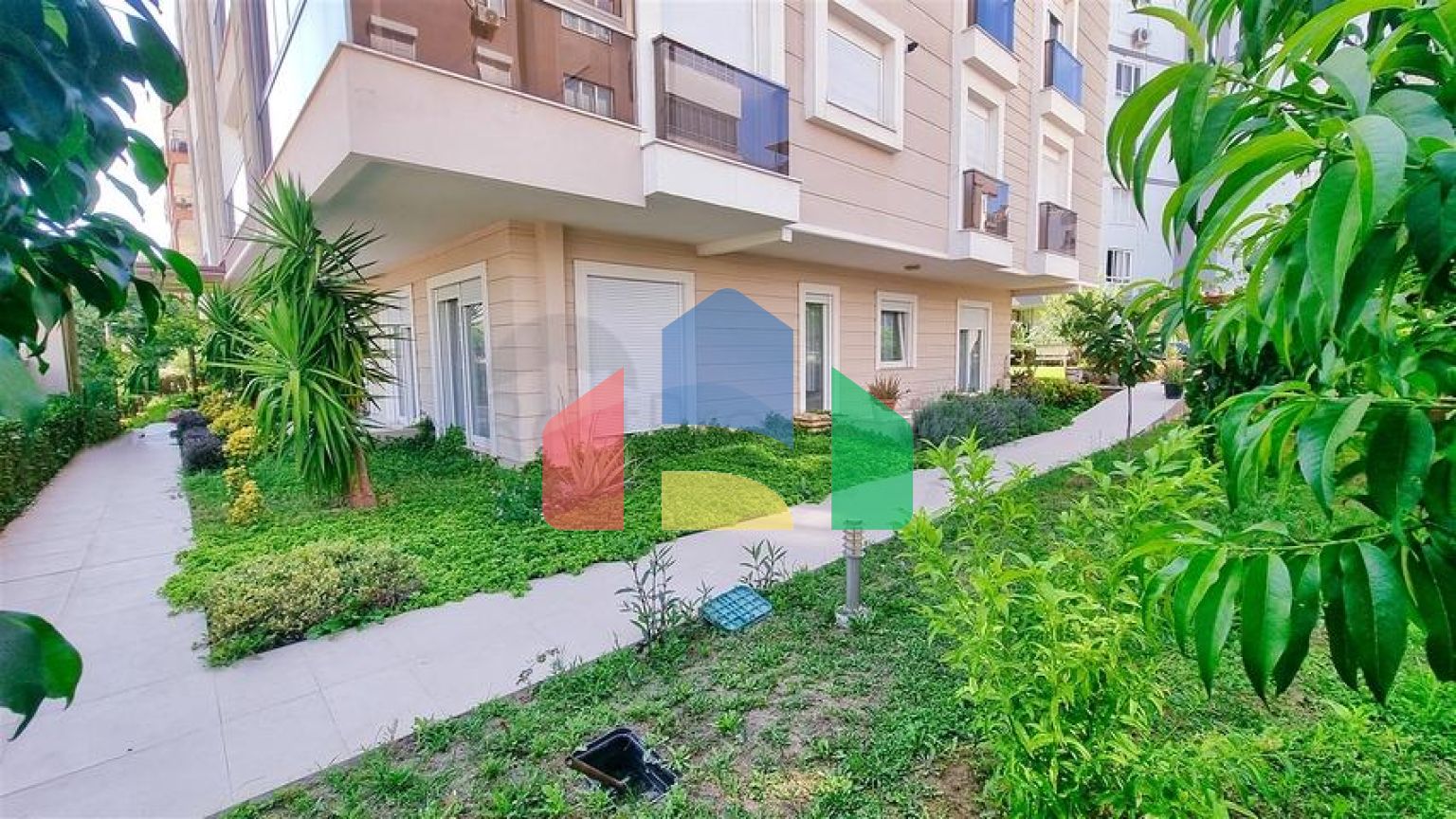 Квартири планування 3 + 1 і 4 + 1 в мікрорайоні Чаглаян - Анталія