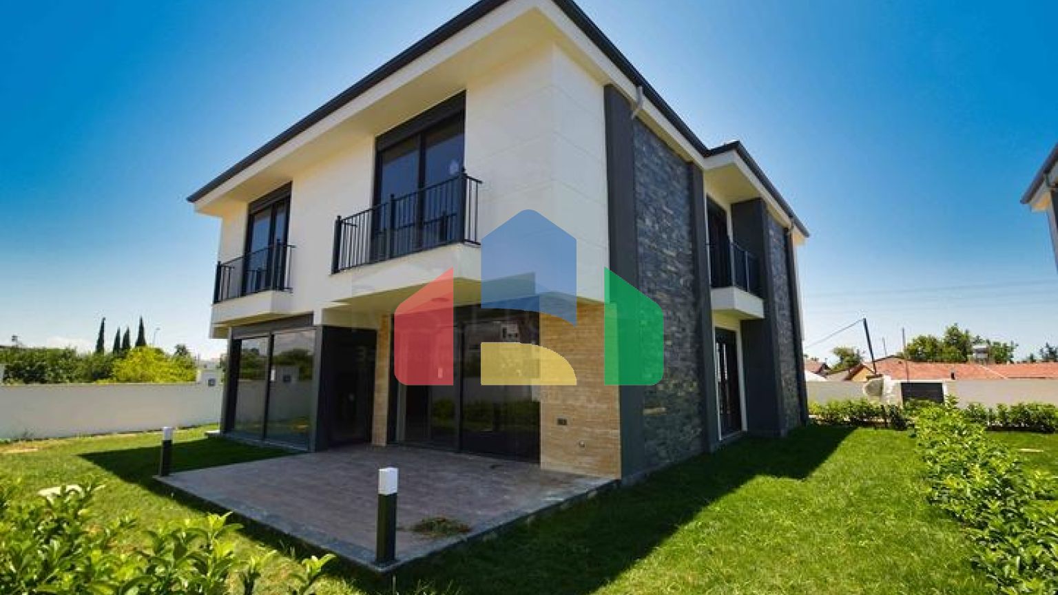 Виллы в комплексе планировки 5+1 в районе Лара - Анталия