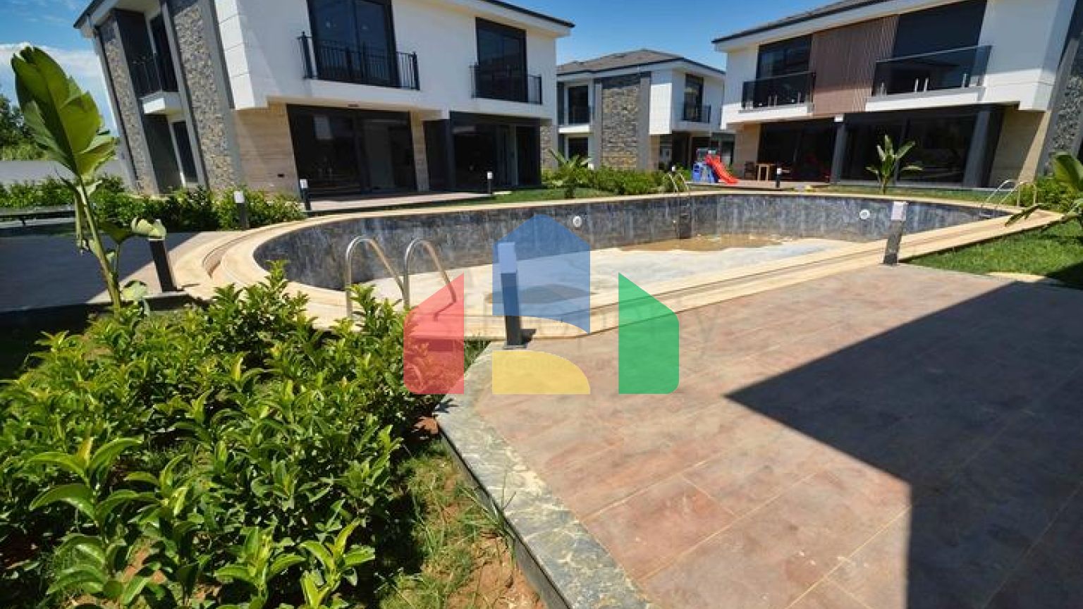 Виллы в комплексе планировки 5+1 в районе Лара - Анталия