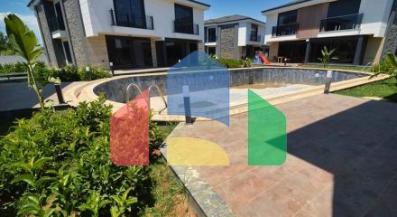 Виллы в комплексе планировки 5+1 в районе Лара - Анталия