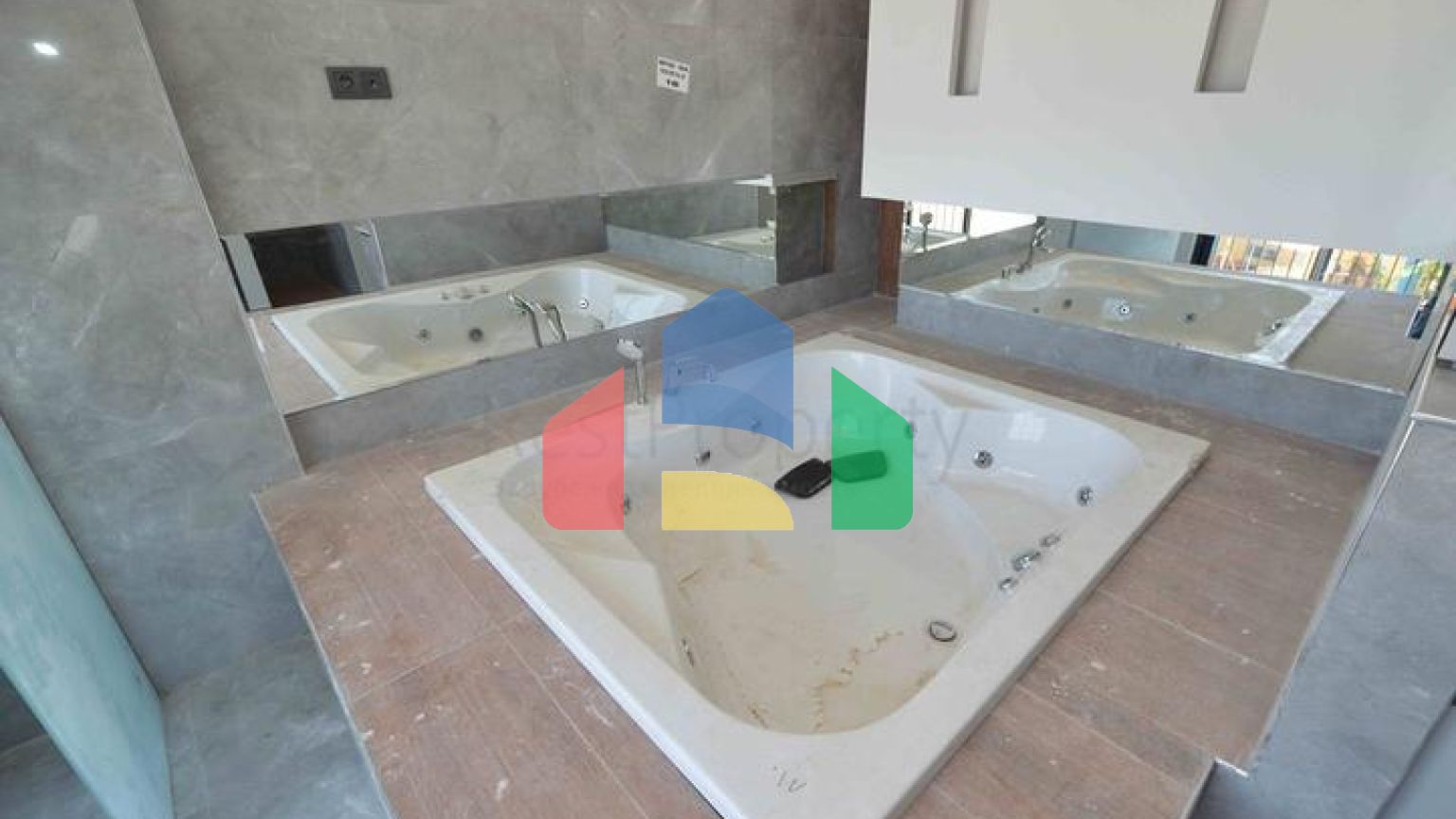 Виллы в комплексе планировки 5+1 в районе Лара - Анталия