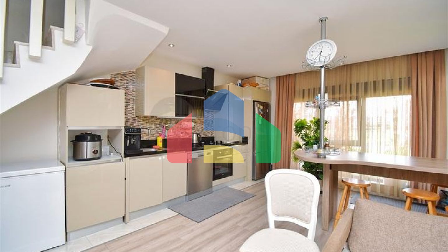 Квартира планування 3 + 1 в мікрорайоні Гюзельоба - Анталія