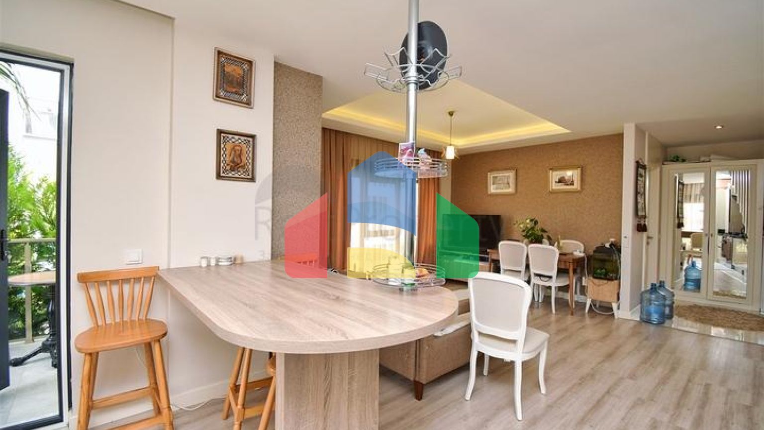 Квартира планування 3 + 1 в мікрорайоні Гюзельоба - Анталія