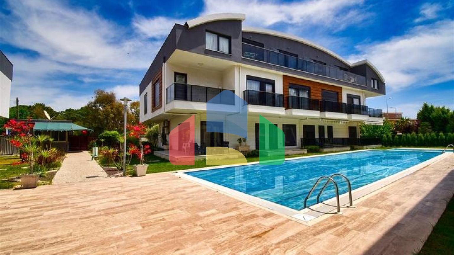 Квартира планування 3 + 1 в мікрорайоні Гюзельоба - Анталія