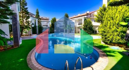 4+1 villas in the Guzeloba - Antalya neighborhood