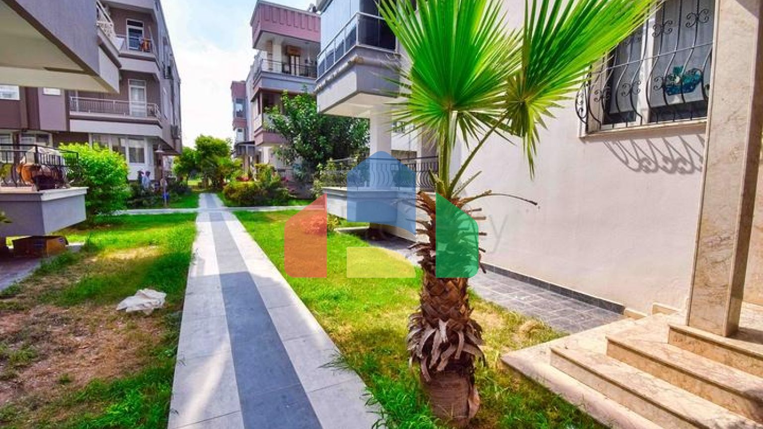 Квартира планировки 3+1 в микрорайоне Лара - Анталия