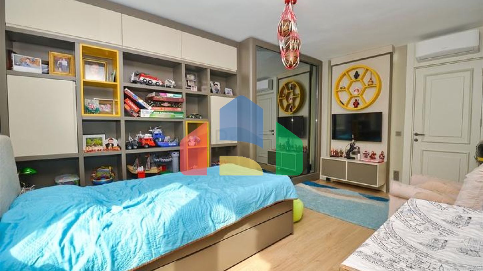 Квартира планування 4 + 1 в мікрорайоні Чаглаян - Анталія