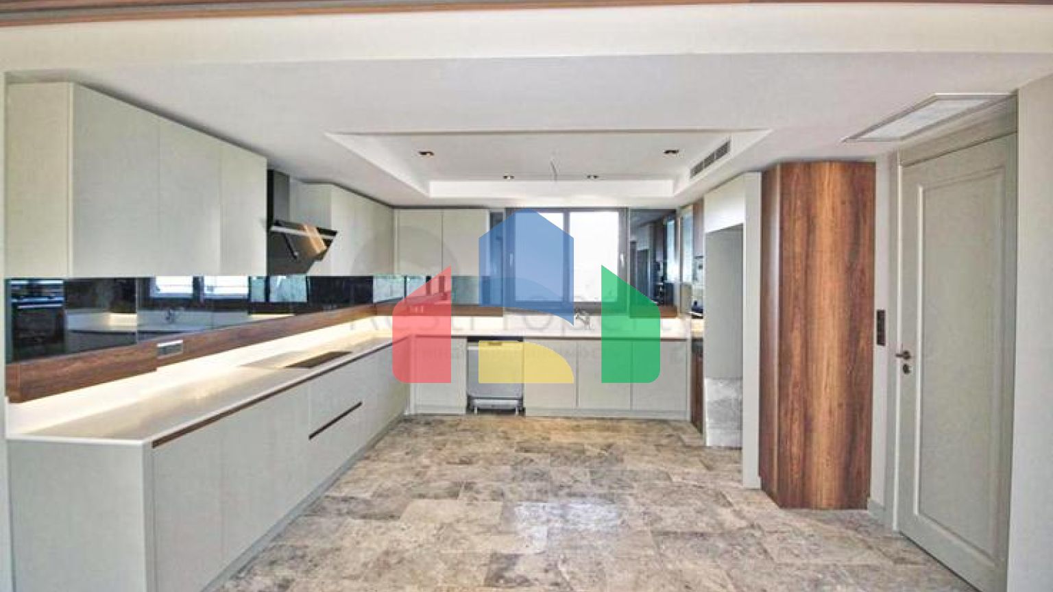 Вилла планировки 6+1 в микрорайоне Гюзельоба - Анталия