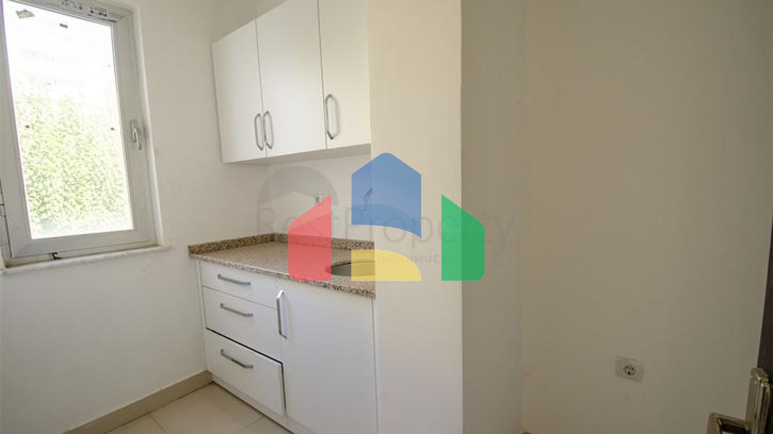 Продажа бизнес центра в районе Лара Анталья