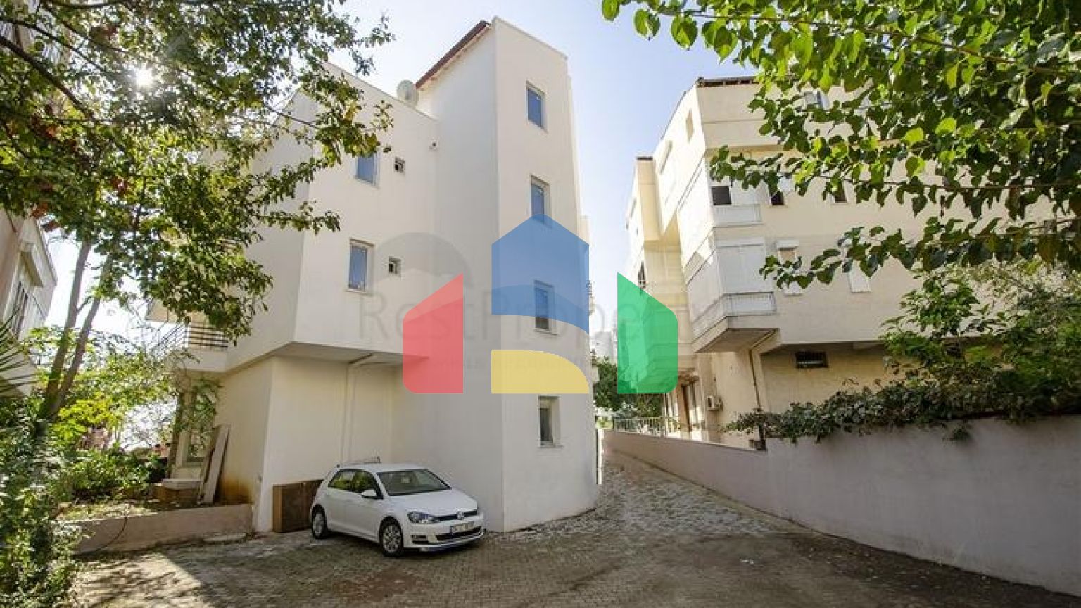 Продажа бизнес центра в районе Лара Анталья