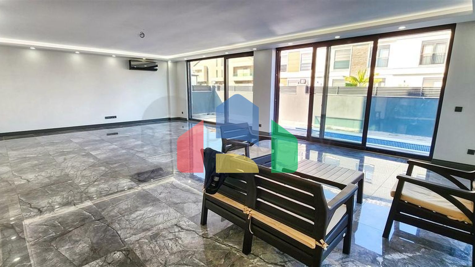 Вилла планировки 5+1 в микрорайоне Гюзельоба - Анталия