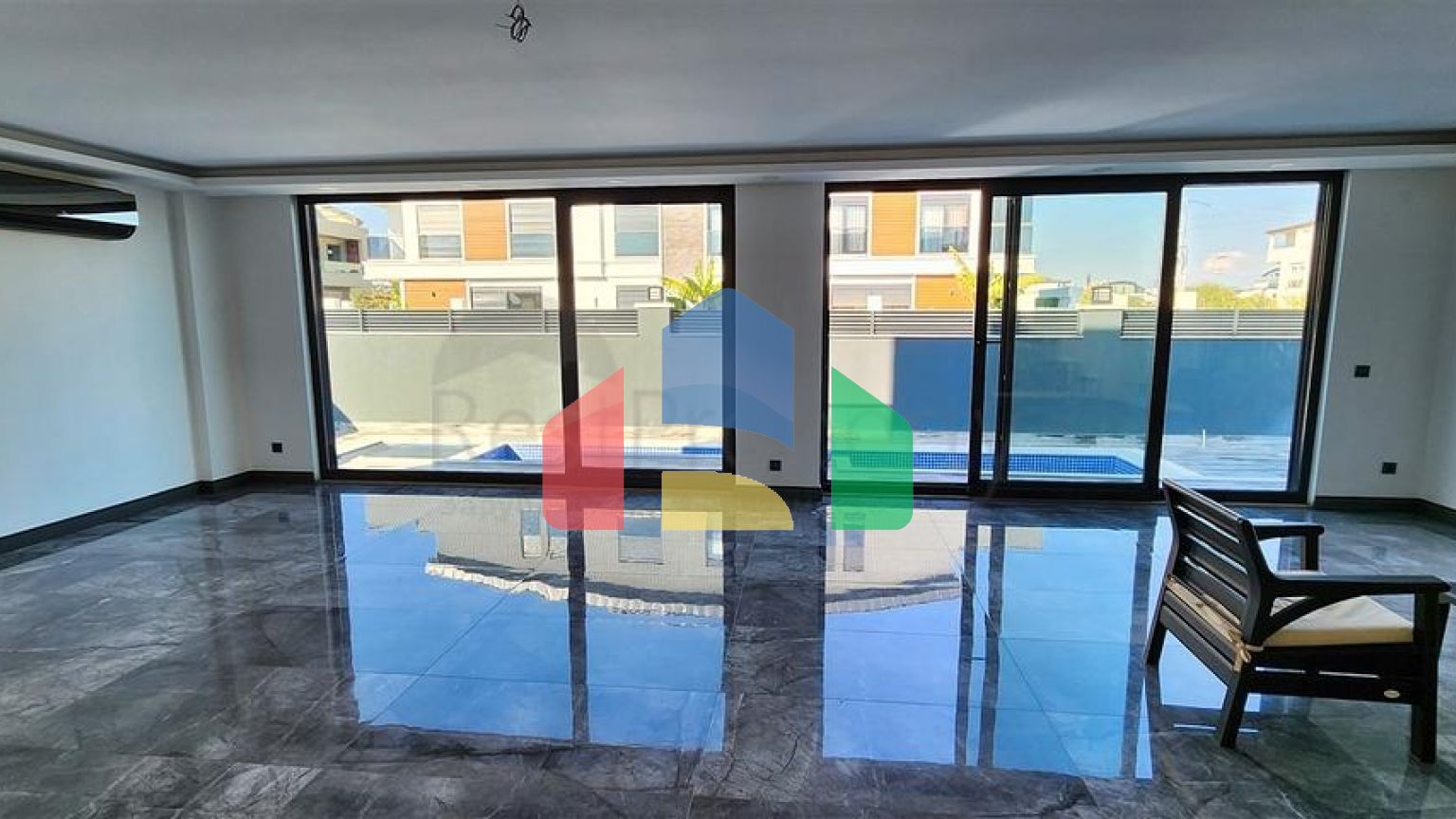 Вилла планировки 5+1 в микрорайоне Гюзельоба - Анталия