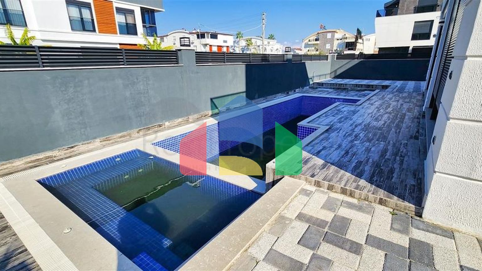 Вилла планировки 5+1 в микрорайоне Гюзельоба - Анталия