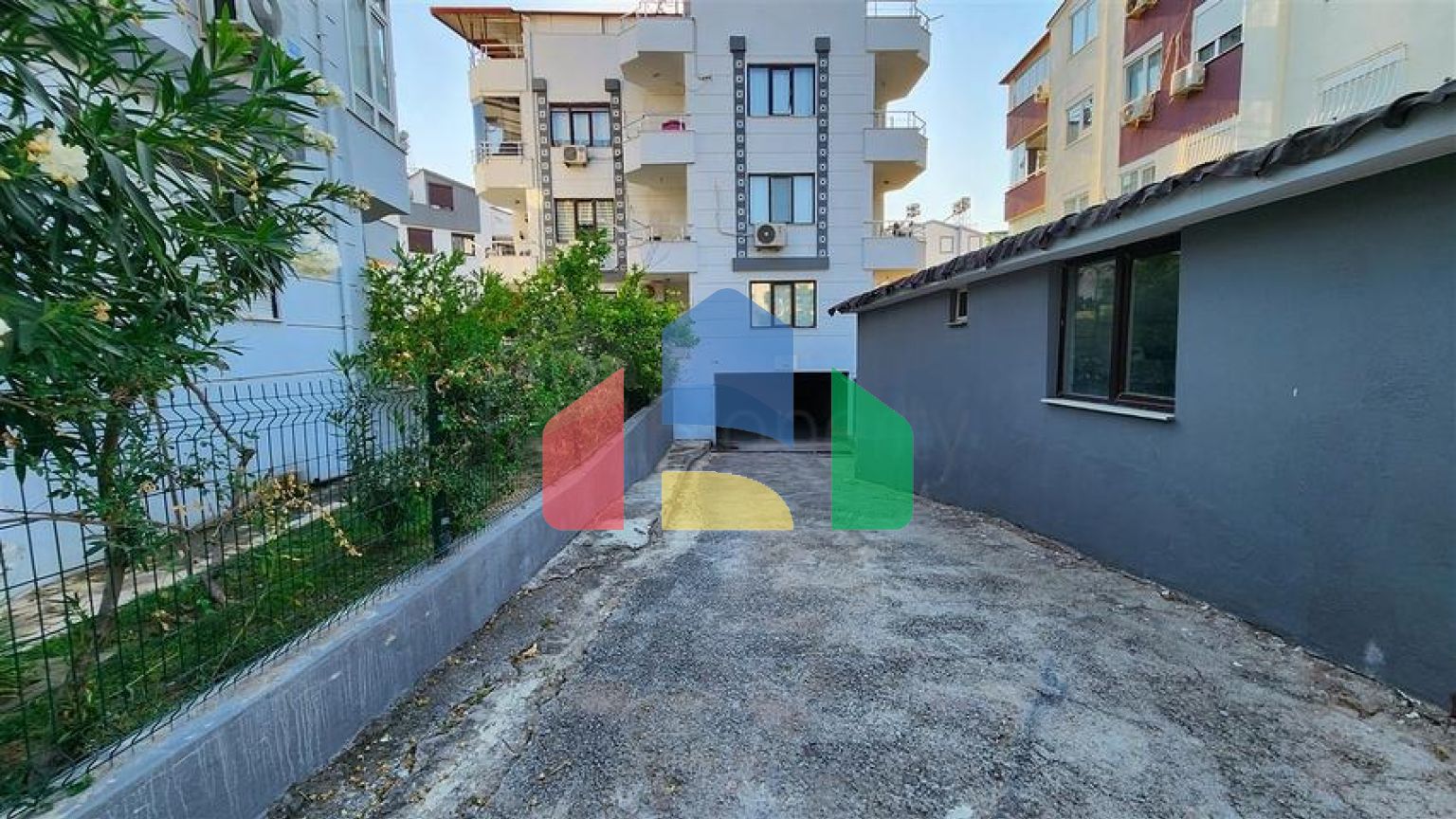 Квартира планування 3 + 1 в мікрорайоні Гюзельбаг - Анталія