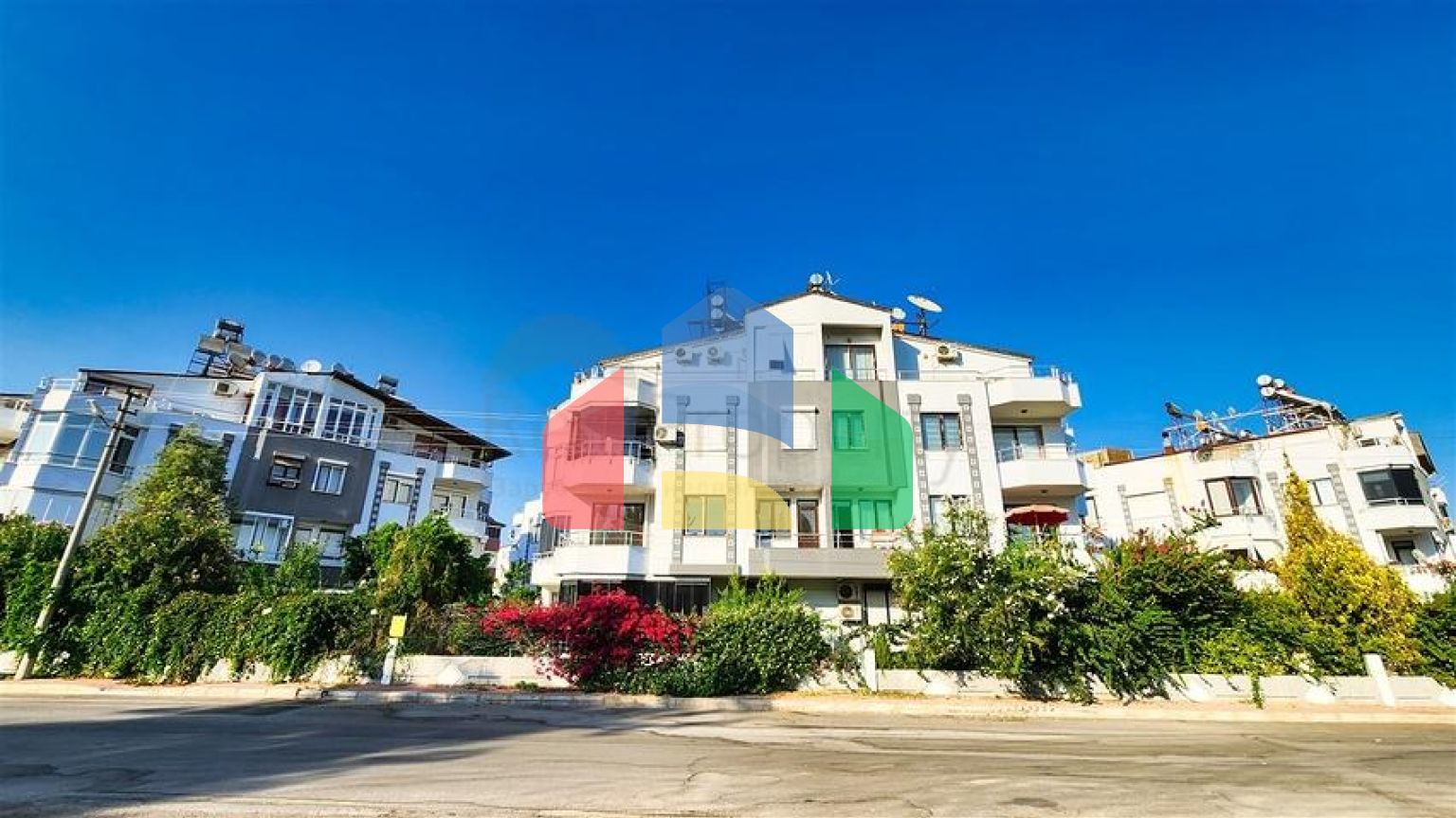 Квартира планування 3 + 1 в мікрорайоні Гюзельбаг - Анталія