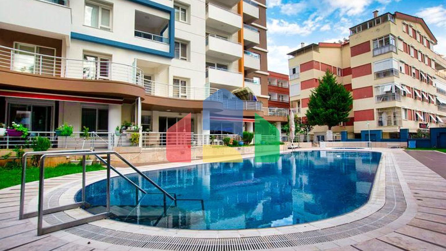 Квартира планування 2 + 1 в мікрорайоні Гюзельоба - Анталія