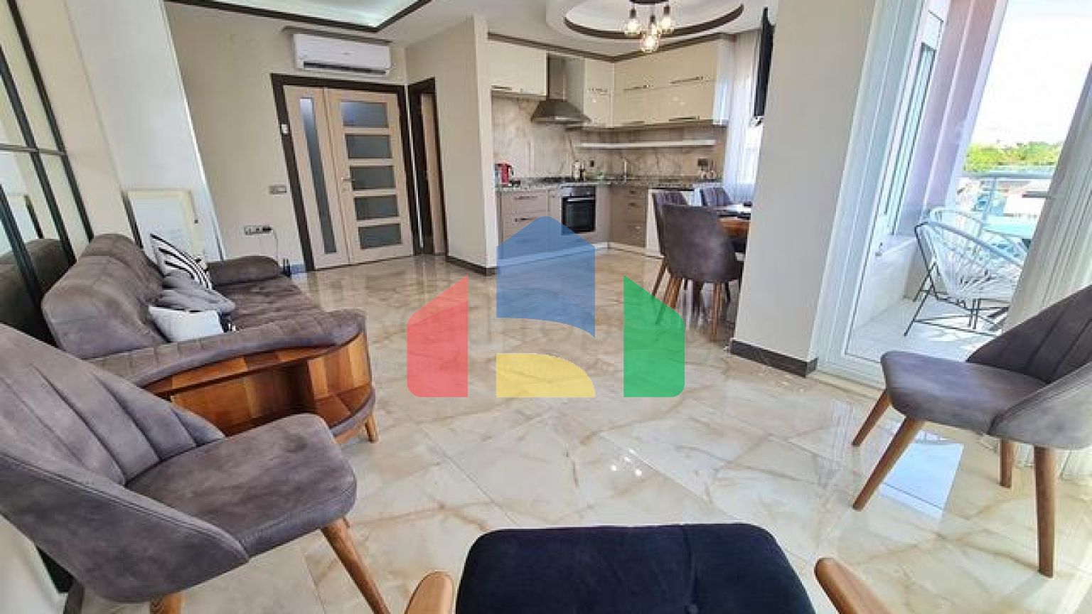 Квартира планування 4 + 1 в мікрорайоні Чаглаян - Анталія