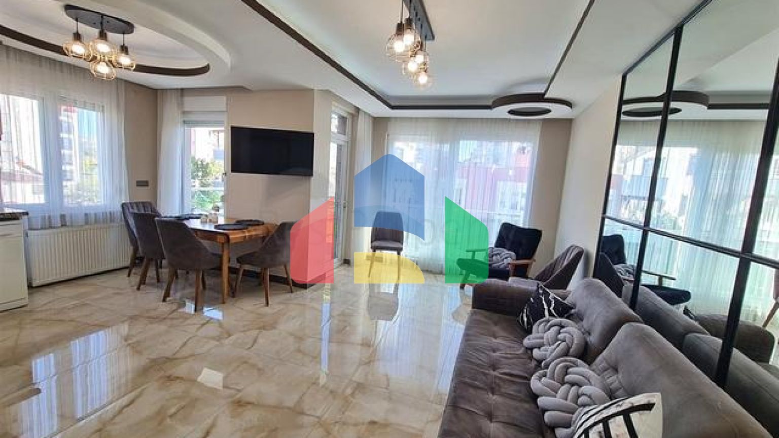 Квартира планування 4 + 1 в мікрорайоні Чаглаян - Анталія