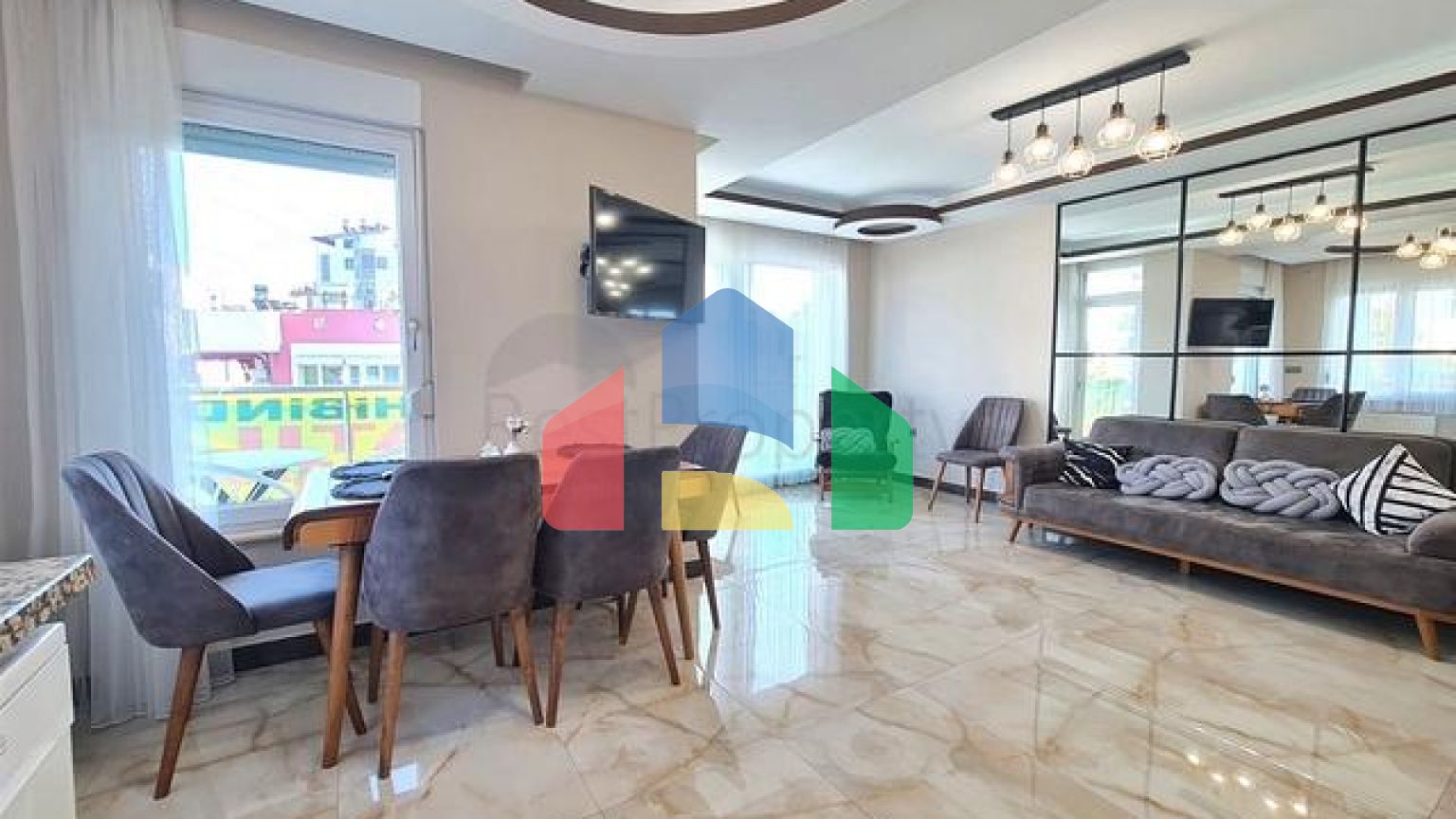 Квартира планування 4 + 1 в мікрорайоні Чаглаян - Анталія