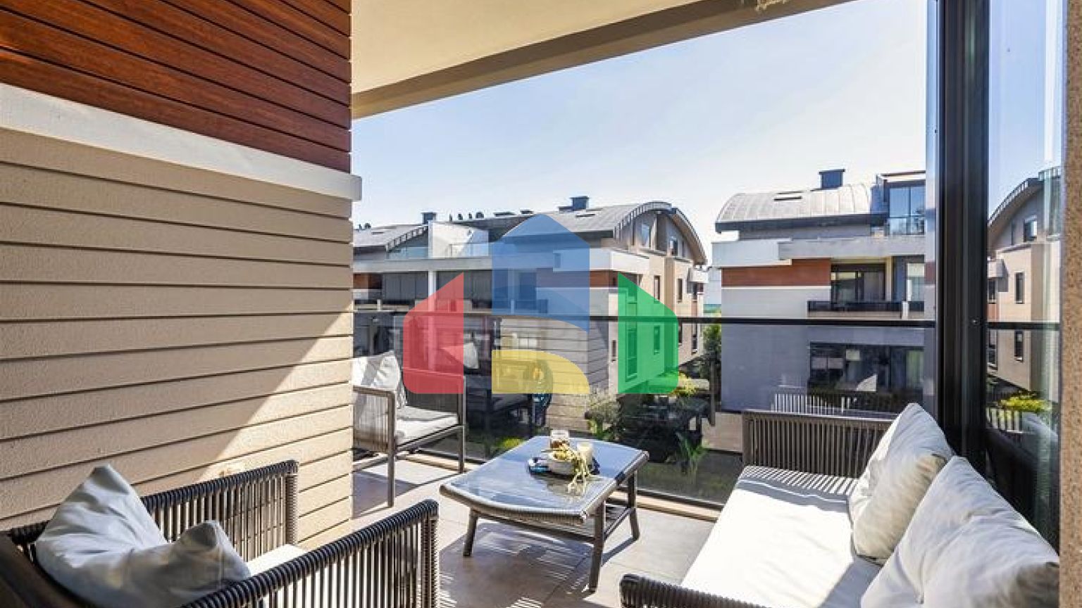 Квартира планування 4 + 1 в мікрорайоні Ерменек - Анталія