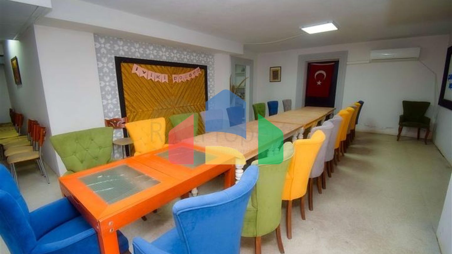 Квартира планування 2 + 1 в мікрорайоні Ерменек - Анталія