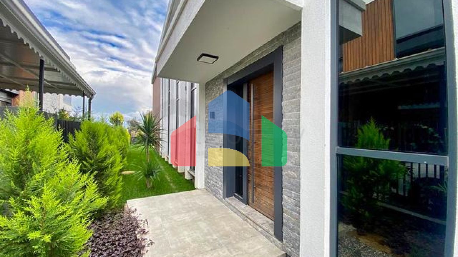 Вилла планировки 5+1 в микрорайоне Эрменек - Анталия