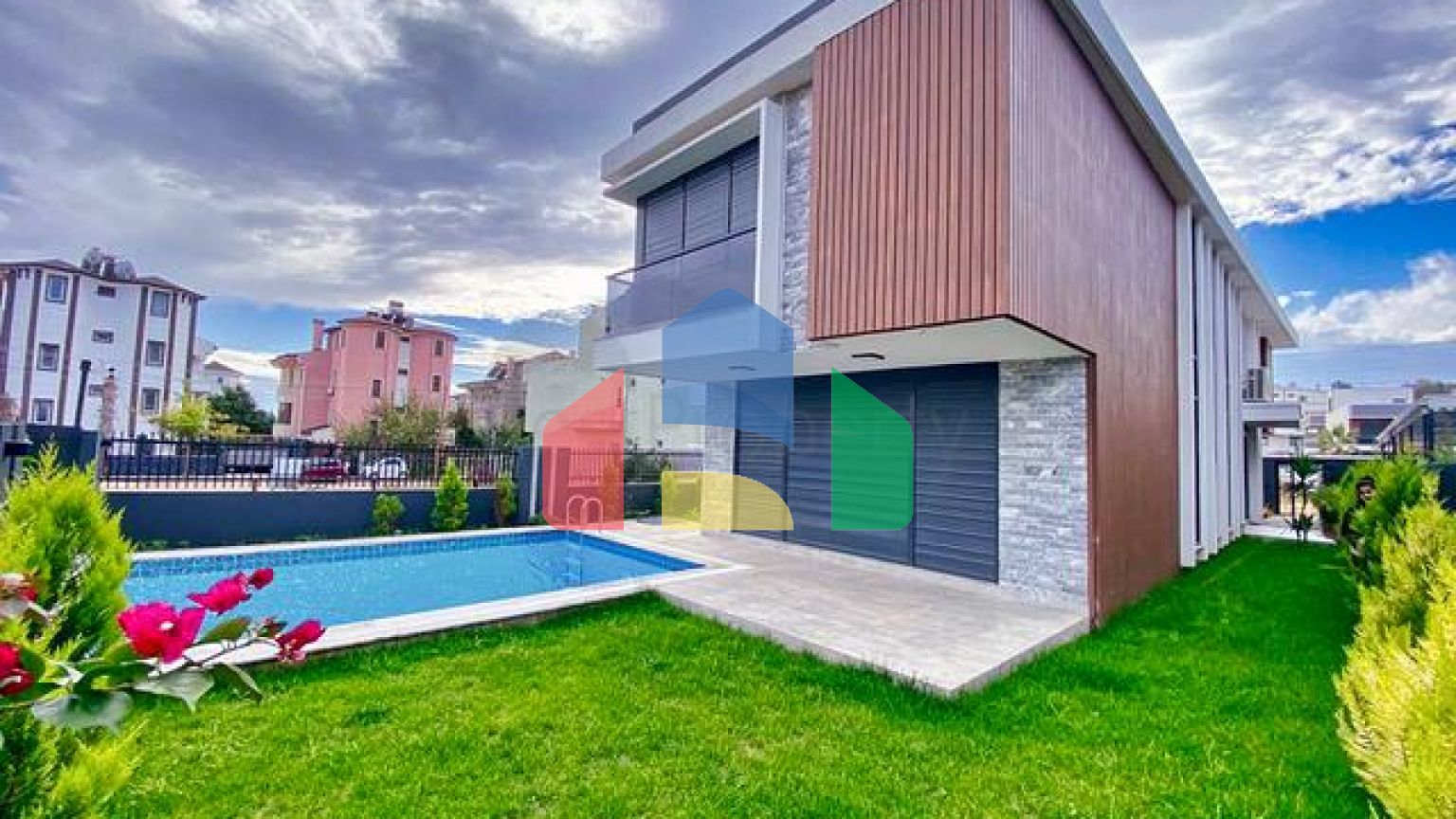 Вилла планировки 5+1 в микрорайоне Эрменек - Анталия