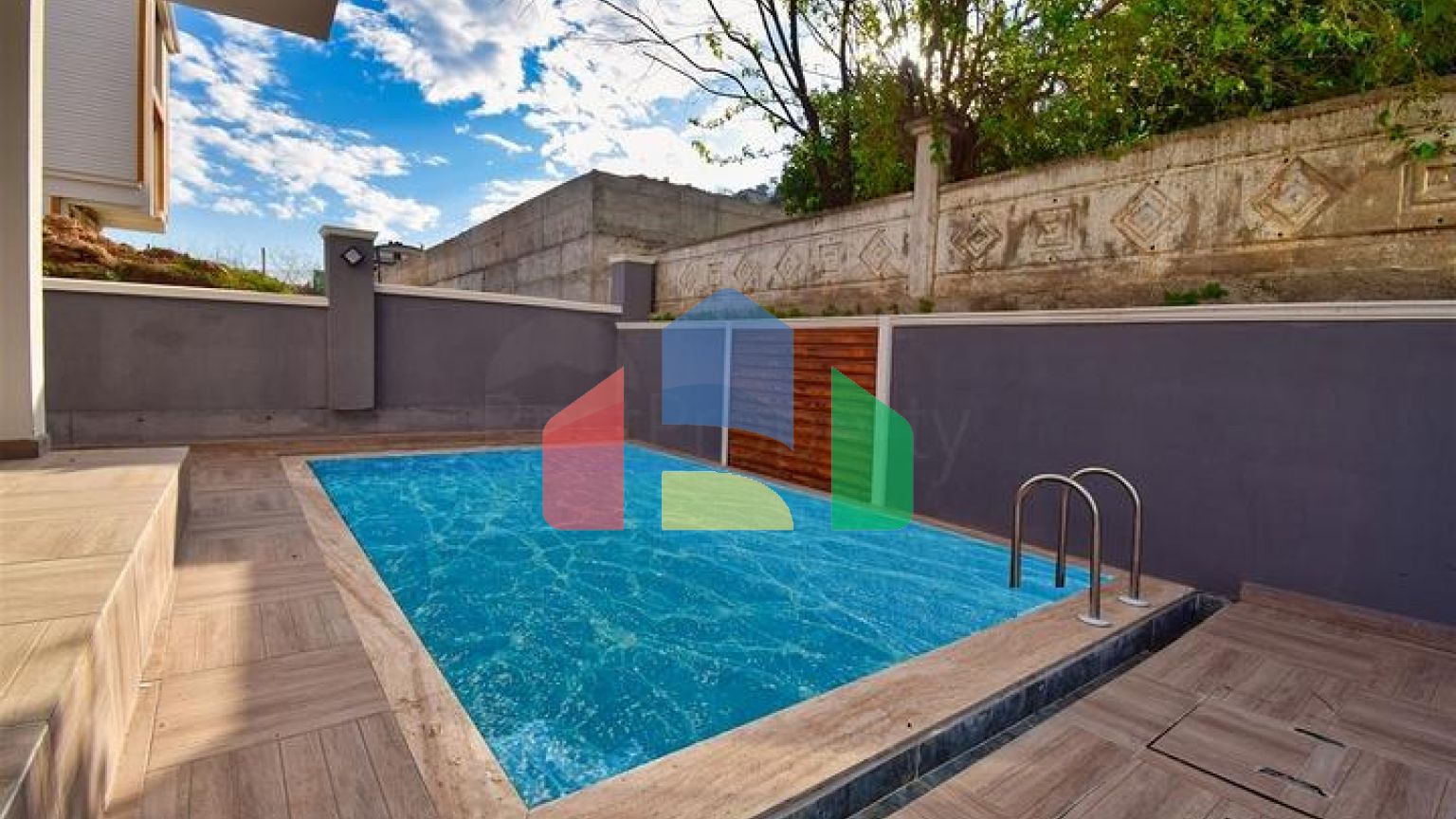 Вилла планировки 4+1 в микрорайоне Эрменек - Анталия