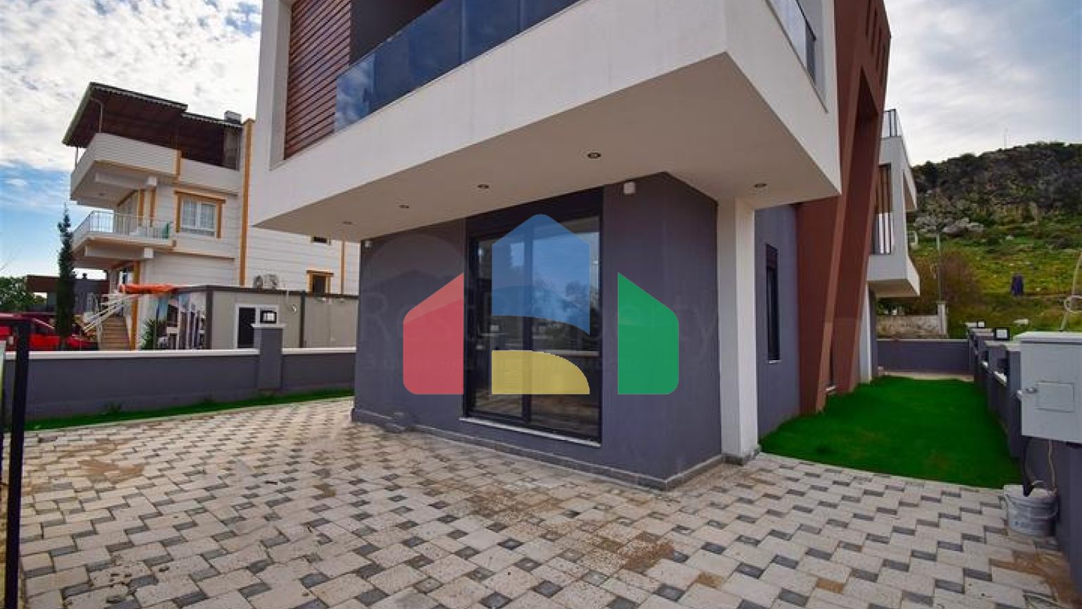 Вилла планировки 4+1 в микрорайоне Эрменек - Анталия