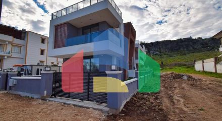 Вилла планировки 4+1 в микрорайоне Эрменек - Анталия