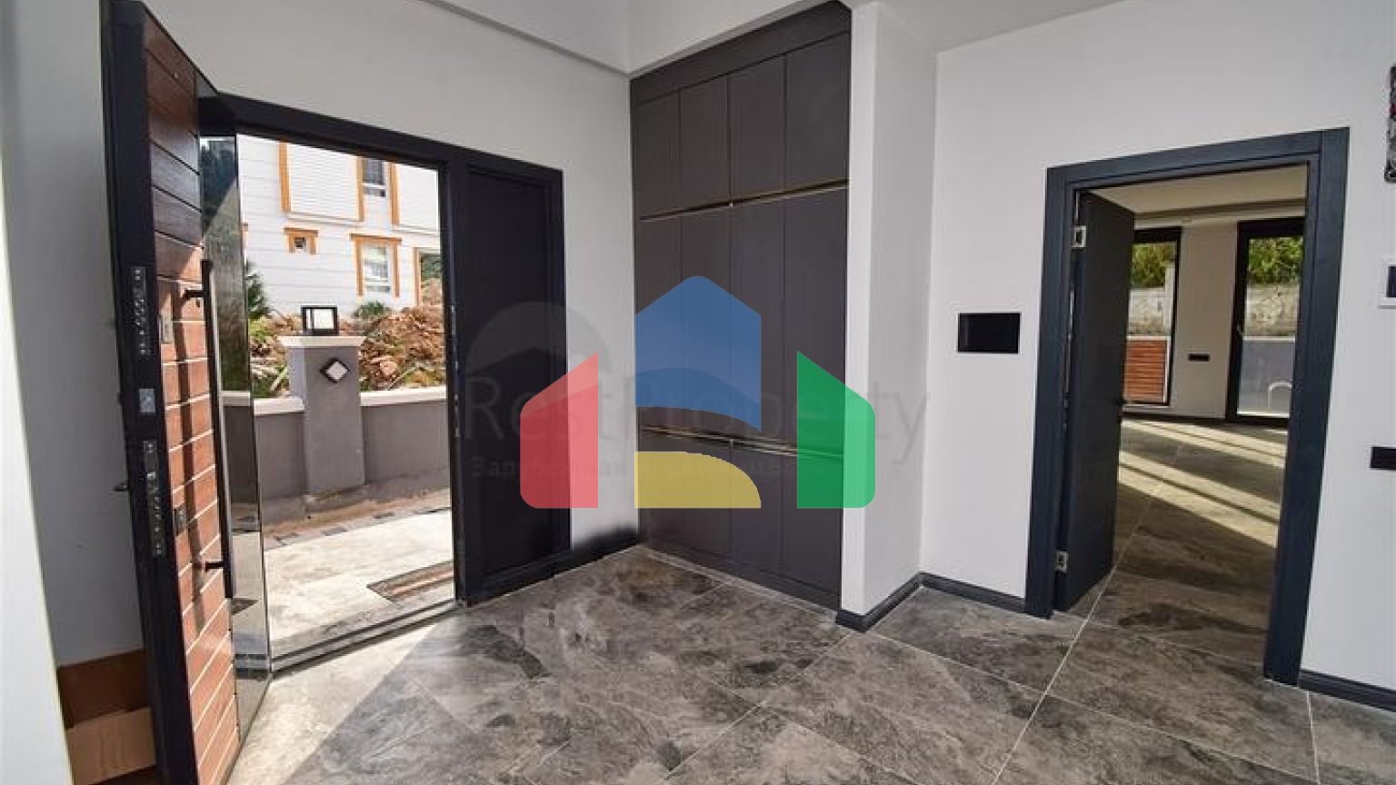 Вилла планировки 4+1 в микрорайоне Эрменек - Анталия