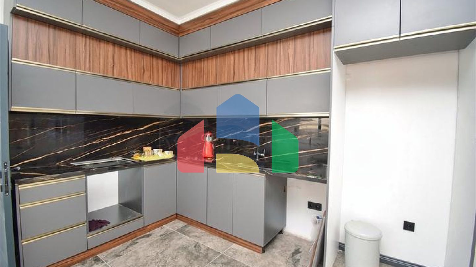 Вилла планировки 4+1 в микрорайоне Эрменек - Анталия