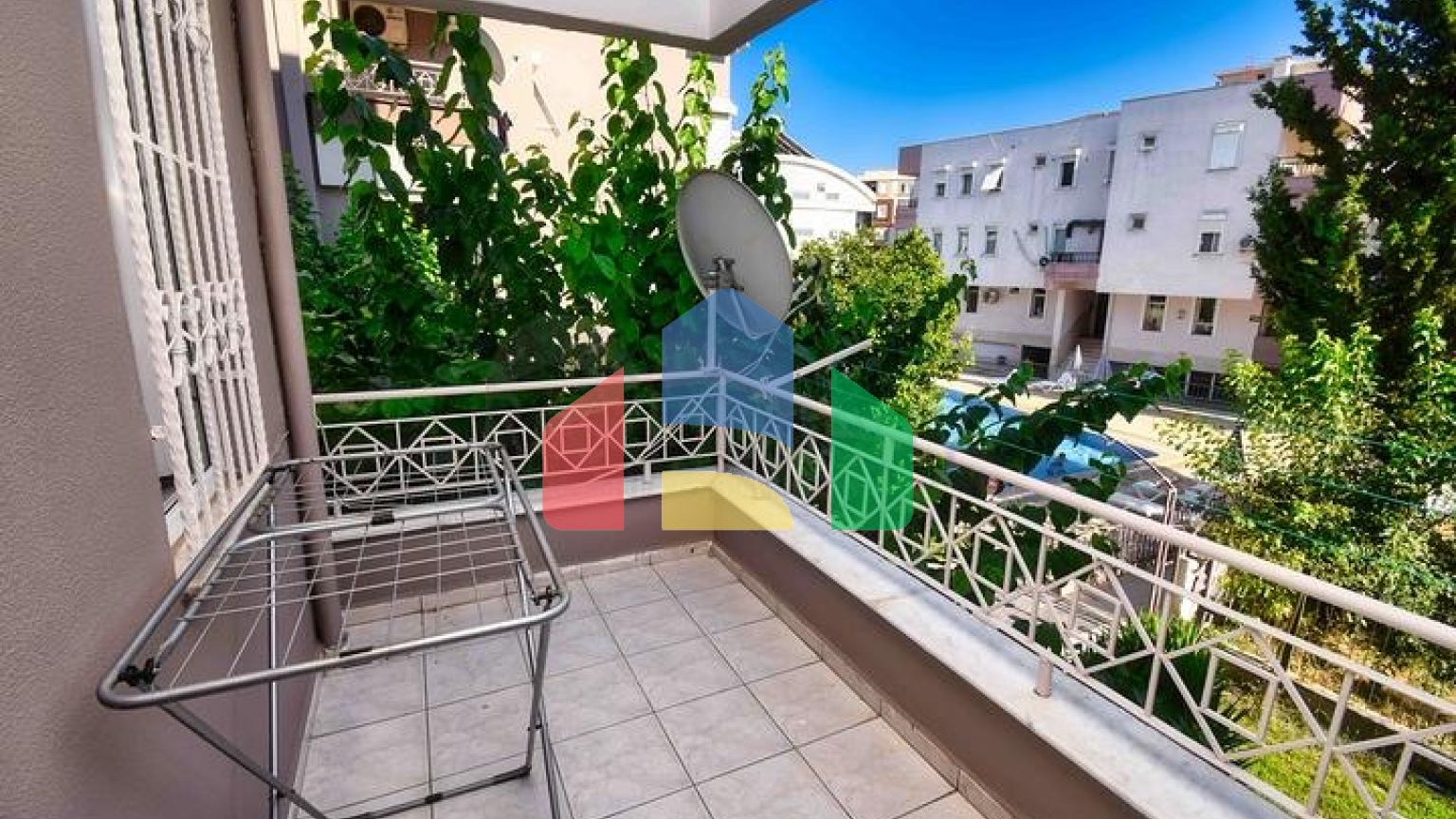 Квартира планування 4 + 1 в мікрорайоні Лара - Анталія