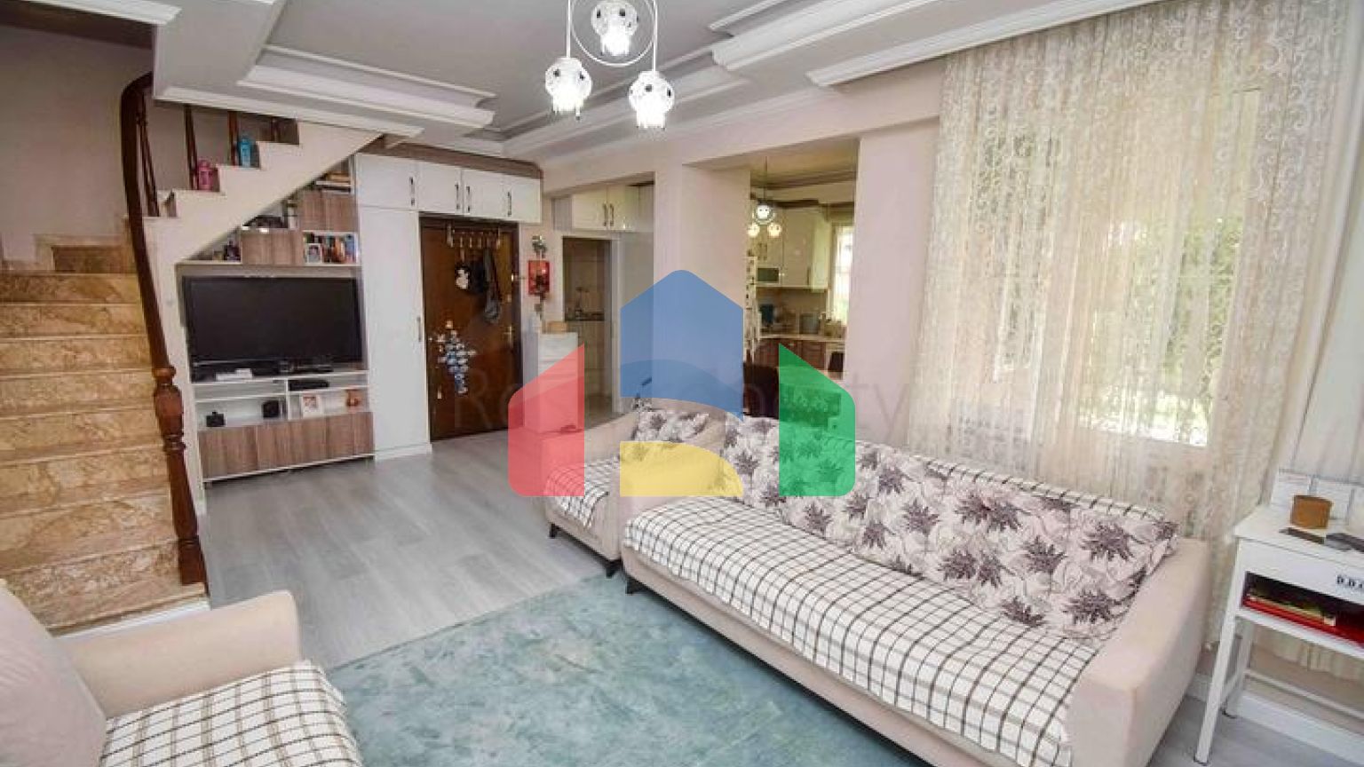 Квартира планування 4 + 1 в мікрорайоні Лара - Анталія