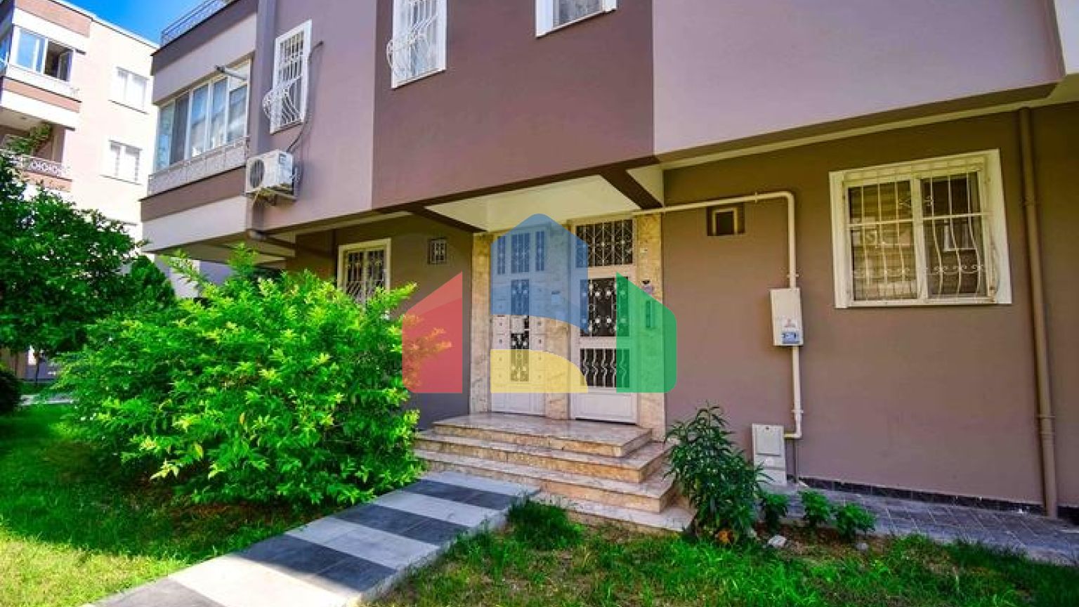 Квартира планування 4 + 1 в мікрорайоні Лара - Анталія