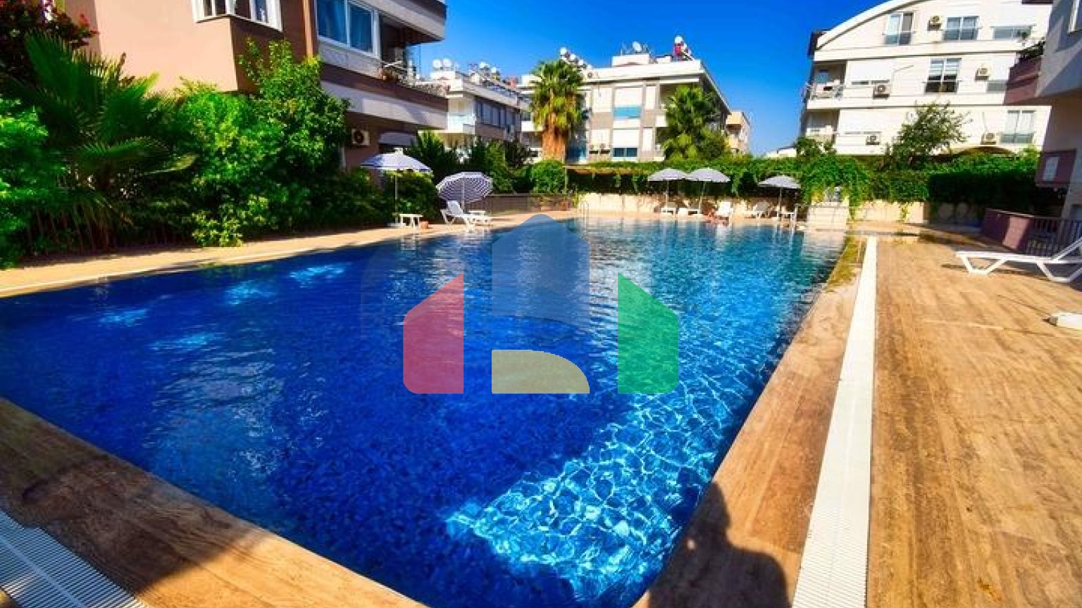 Квартира планування 4 + 1 в мікрорайоні Лара - Анталія