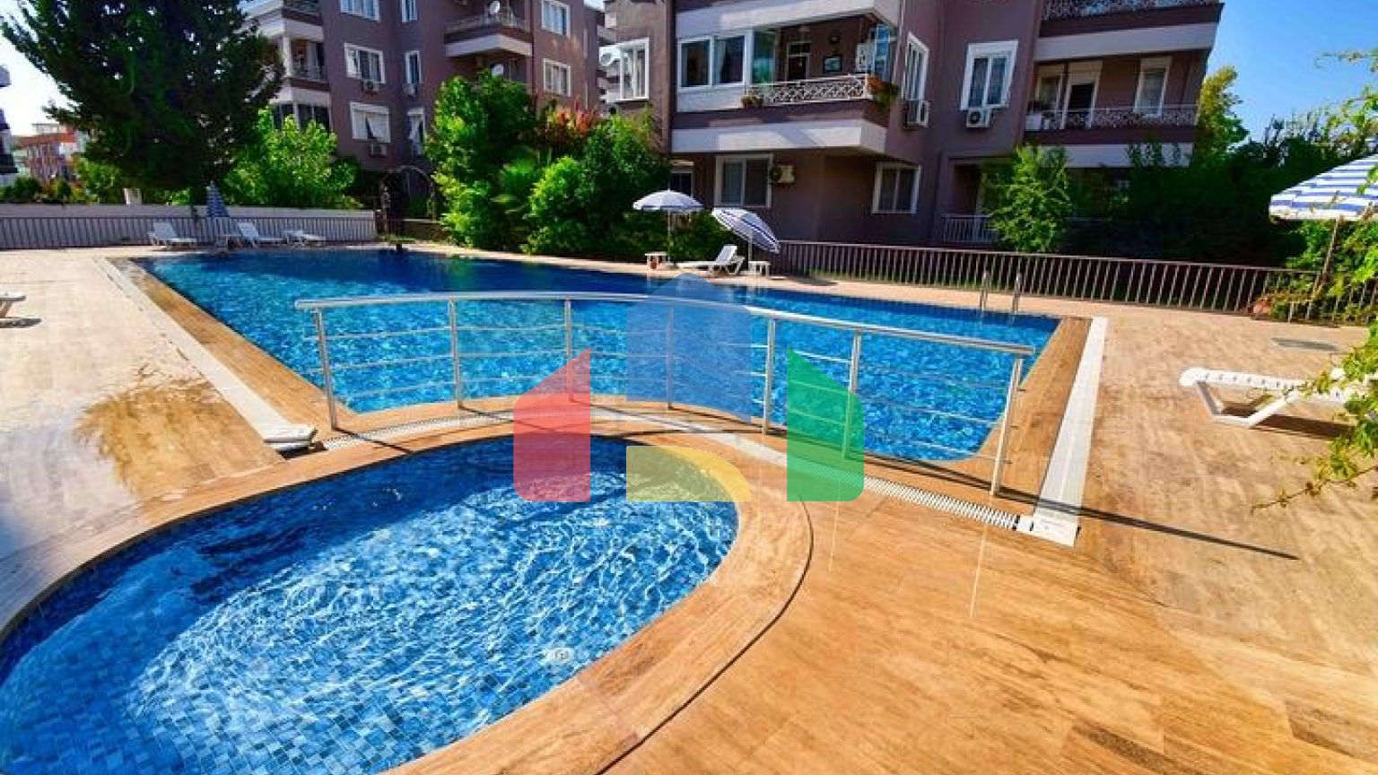 Квартира планування 4 + 1 в мікрорайоні Лара - Анталія