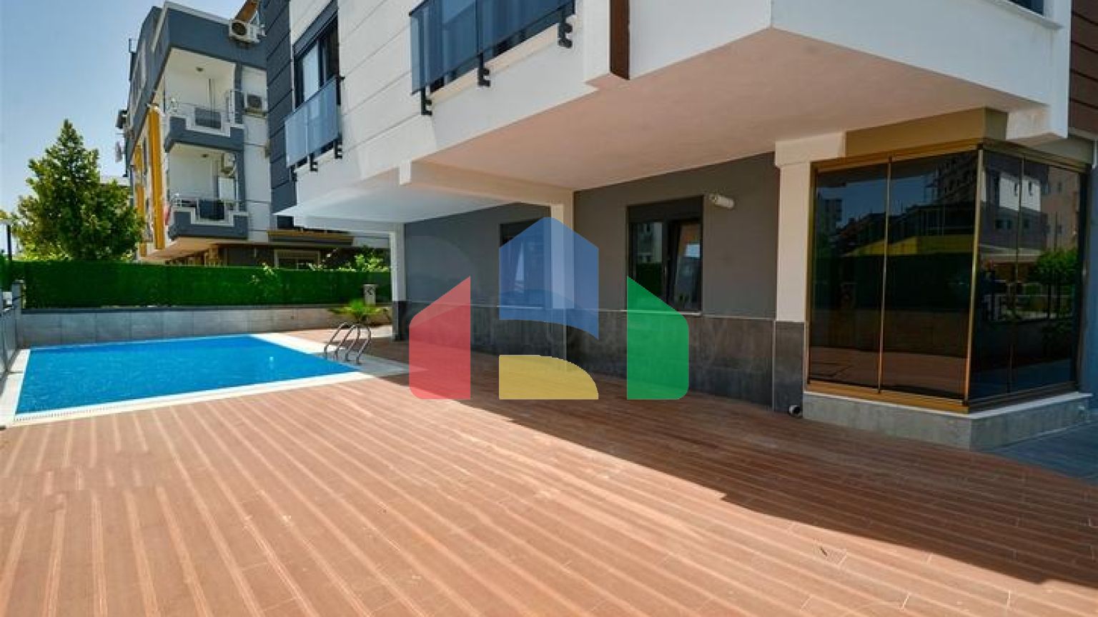 Квартири планування 1 + 1, 2+1 і 4+1 в мікрорайоні Гюзельоба - Анталія