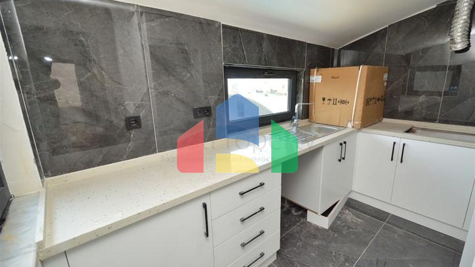 Новий житловий комплекс з багатою інфраструктурою в районі Лара