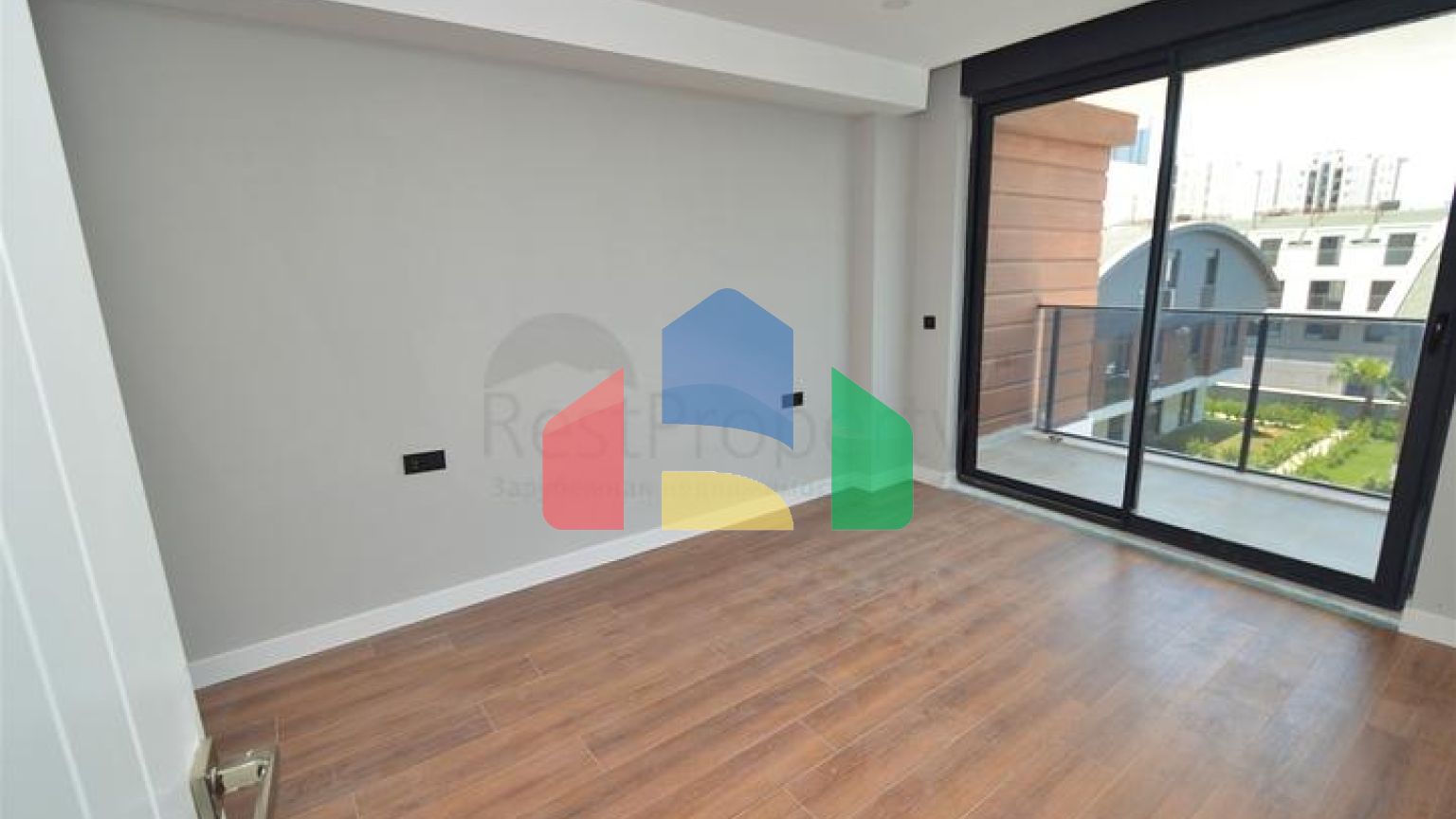 Новий житловий комплекс з багатою інфраструктурою в районі Лара