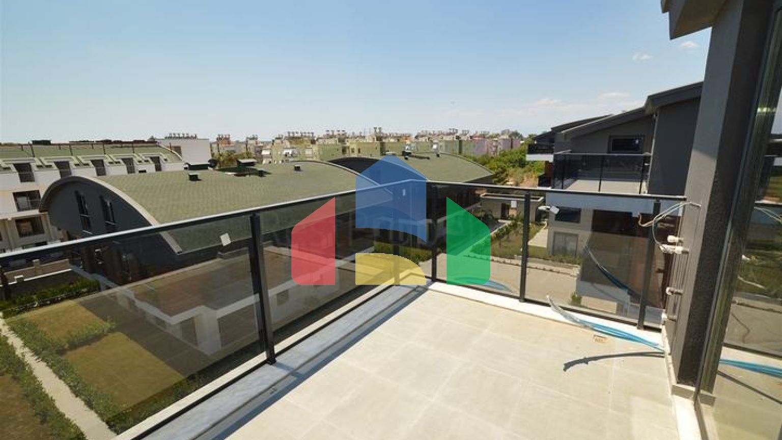 Новий житловий комплекс з багатою інфраструктурою в районі Лара