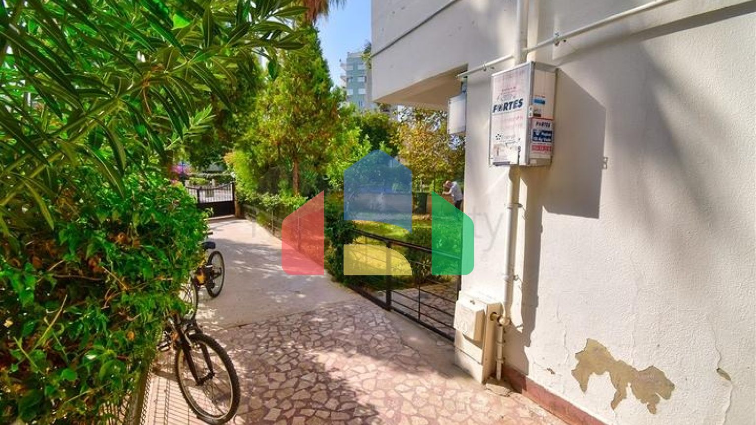 Квартира планування 3 + 1 в мікрорайоні Гюзельоба - Анталія